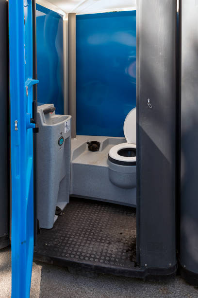 Porta potty delivery and setup in Forest Oaks, NC